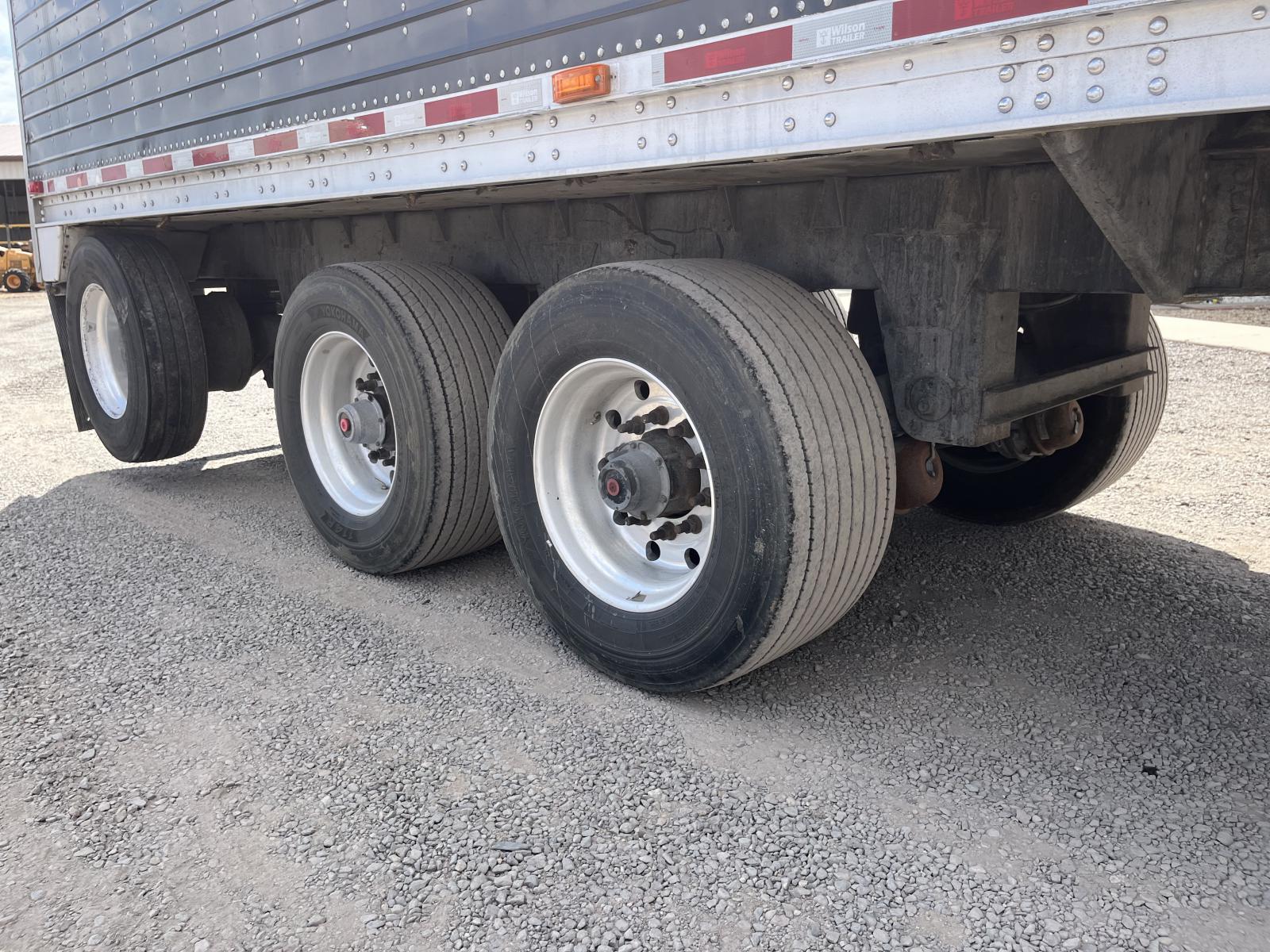 ./imagenes/INVOICE/2019/17731/CAJA DE PISO MOVIL WILSON TRAILER COMPANY DWG-550WB (5).JPG